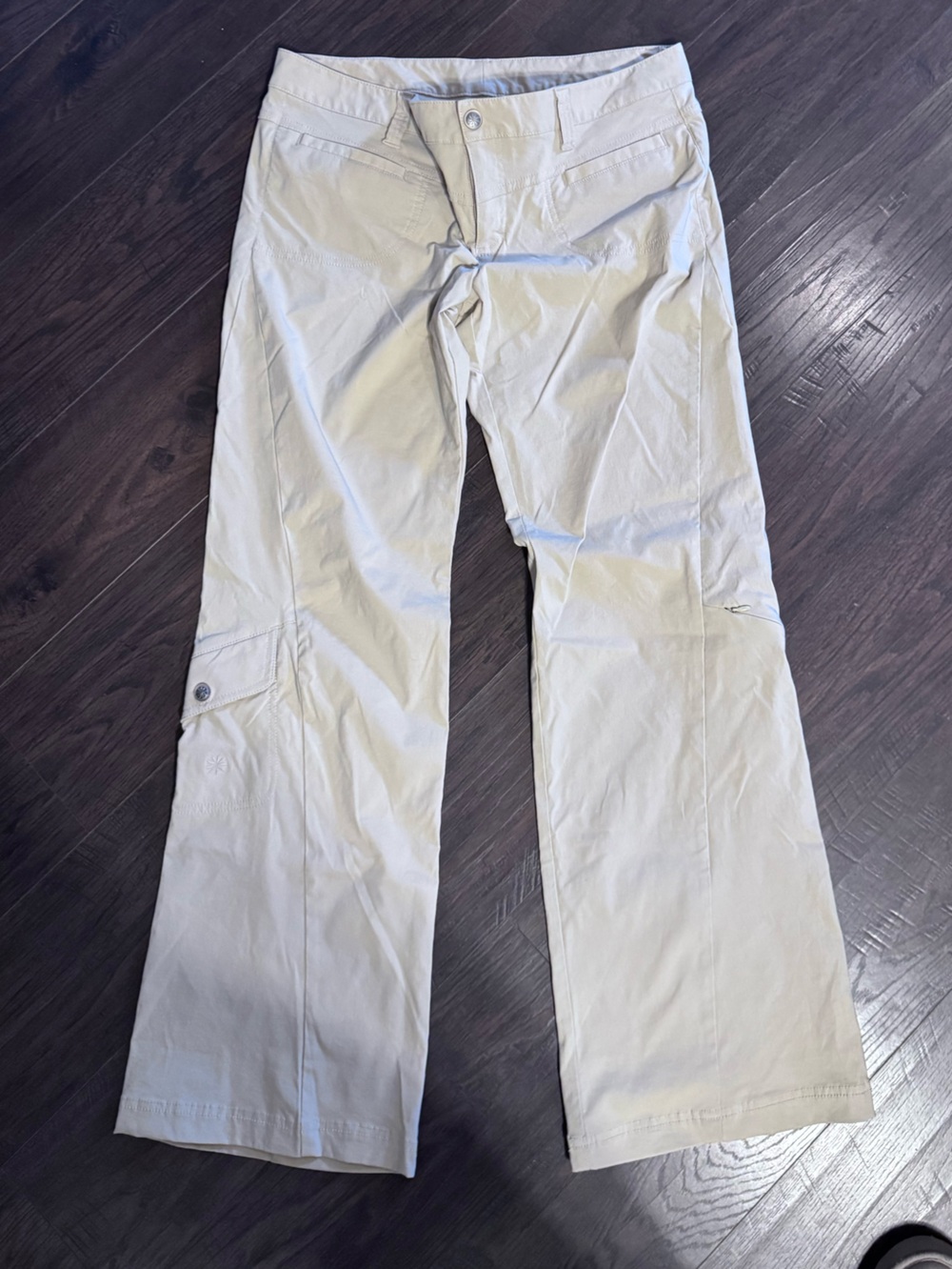 Athleta Women’s Tan Cargo Pants